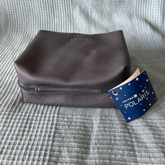 COPY - United airline business polaris class travel amenity kits - Picture 3 of 3
